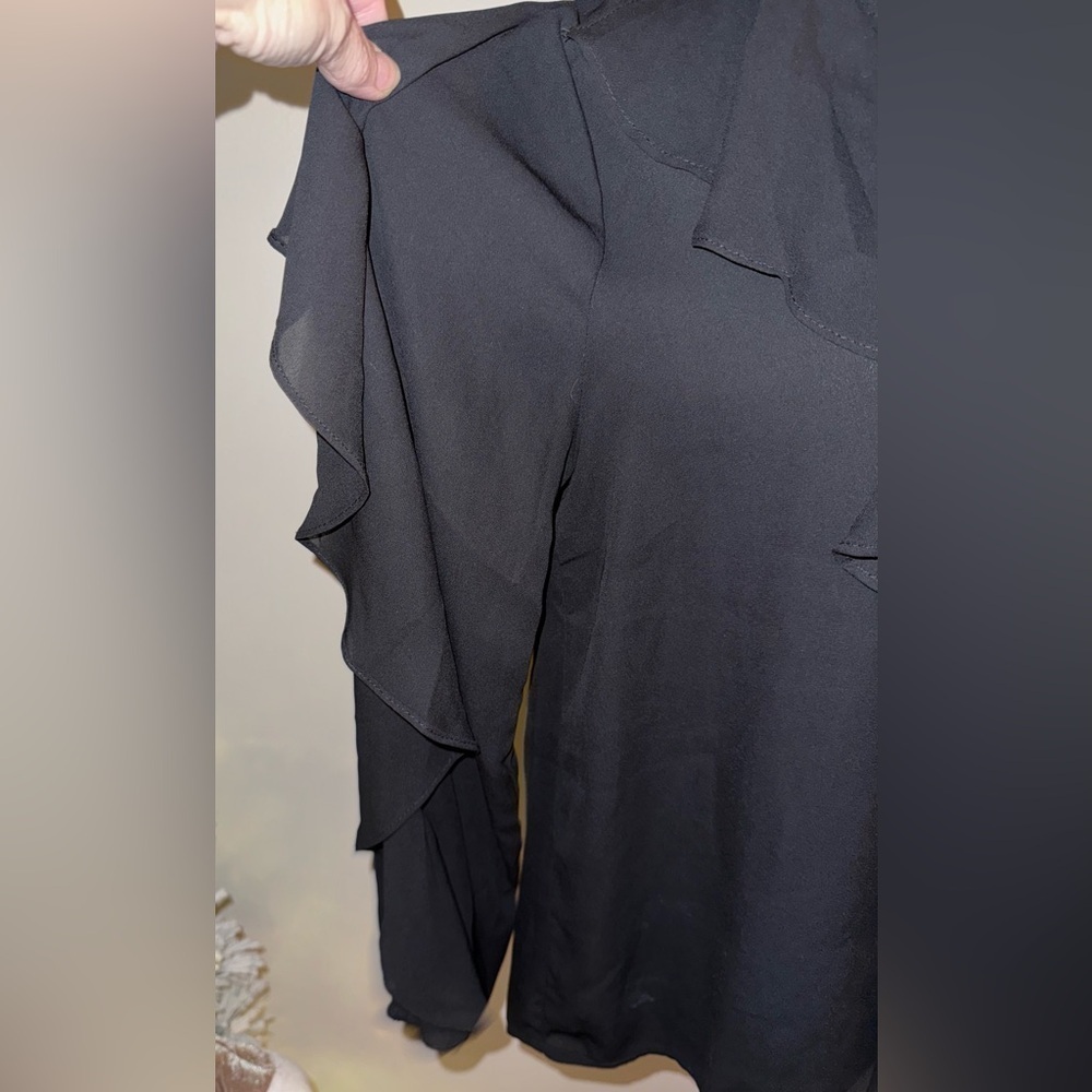 Everly Black Ruffle Blouse Size L. EUC - Picture 2 of 6